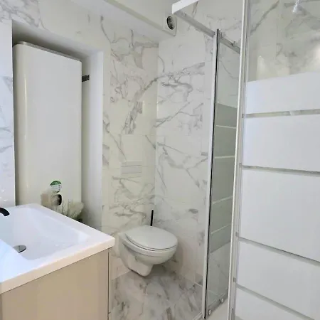 Compact & Charmant, à 2 Min De La Daire Nice